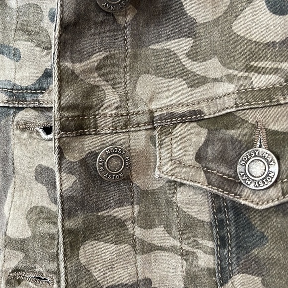 NOISY MAY Camo Denim Jacket Size Small - Picture 7 of 16